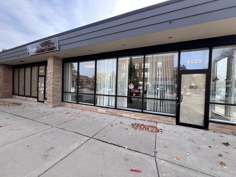 4123-4125 Oakton St, Skokie, IL for lease - Building Photo - Image 2 of 10