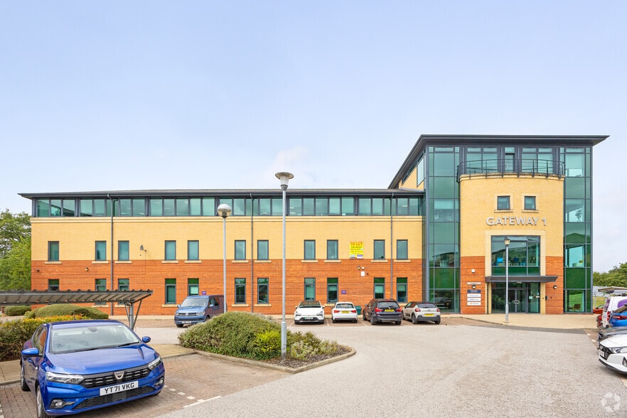 Holgate Park Dr, York for lease - Building Photo - Image 3 of 4