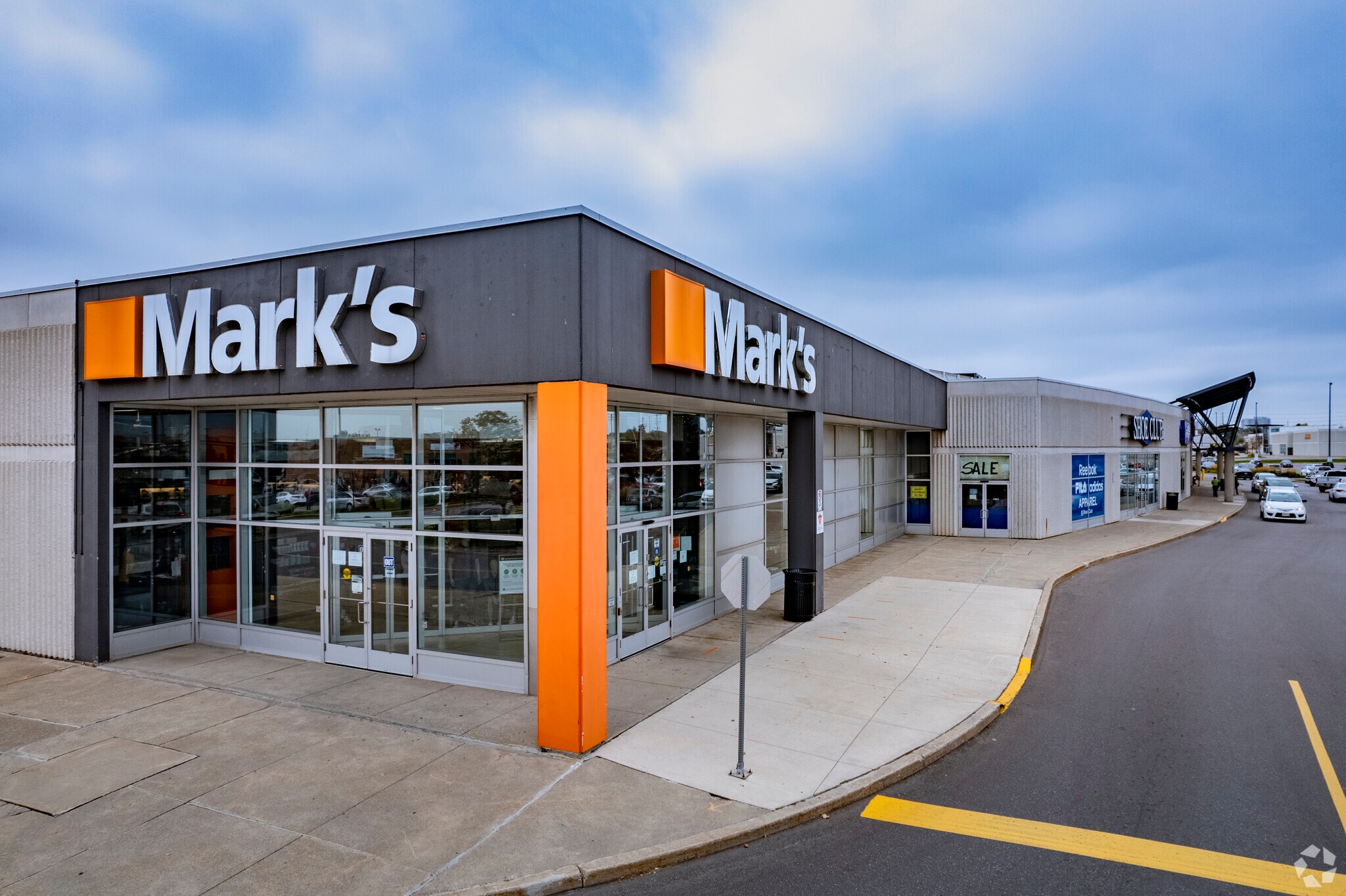 547 Steeles Ave E, Brampton, ON for sale Building Photo- Image 1 of 1