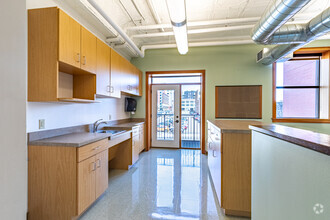 81 7th St E, Saint Paul, MN for lease Interior Photo- Image 1 of 6