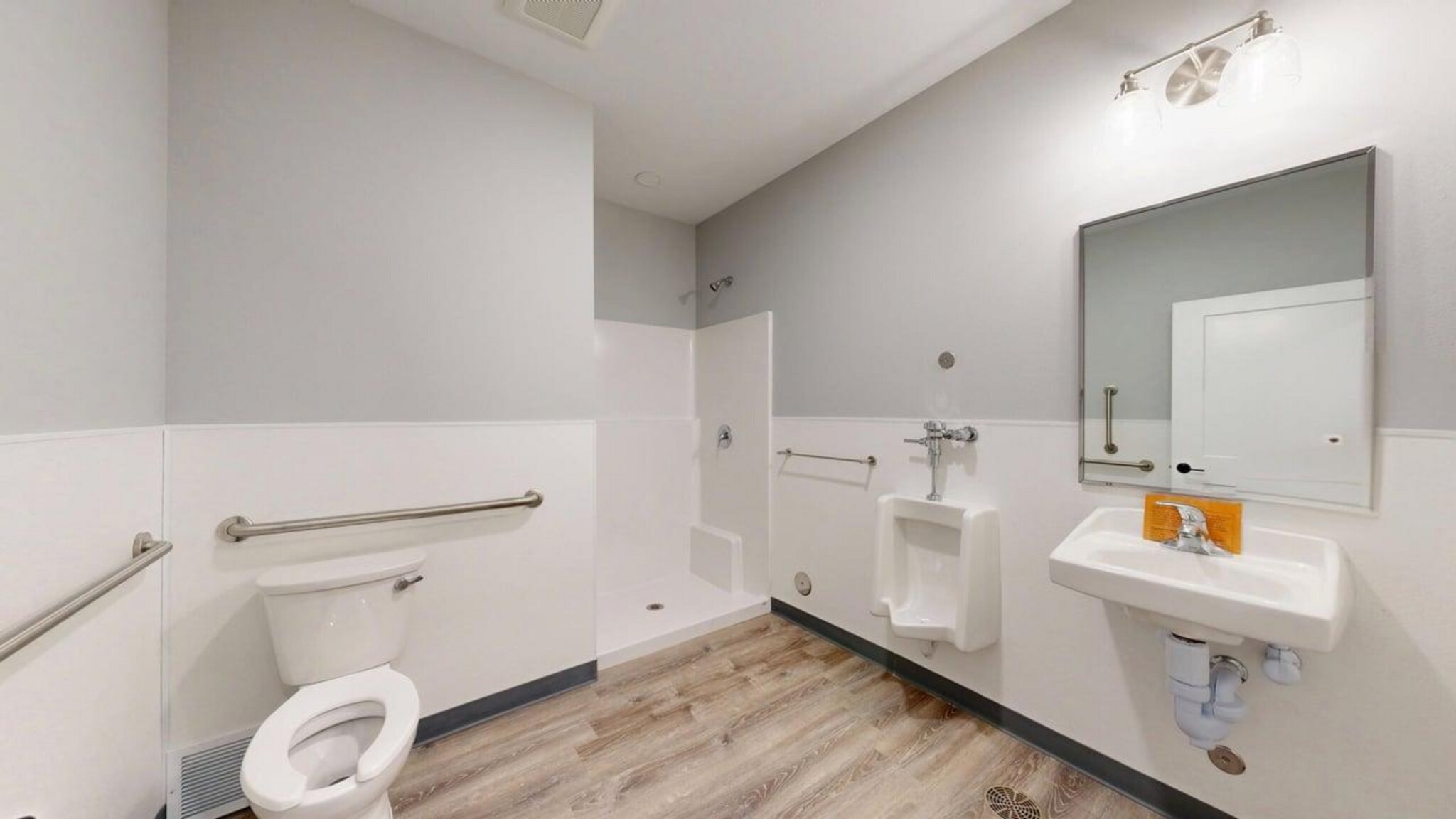 6604 Western Way, Billings, MT for lease Interior Photo- Image 1 of 12