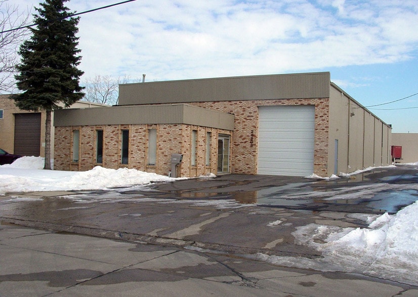24808 Romano St, Warren, MI for lease - Building Photo - Image 2 of 4