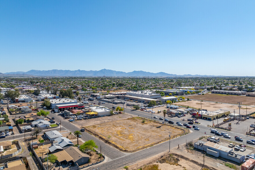 2725 N 34th Dr, Phoenix, AZ for sale - Building Photo - Image 2 of 12