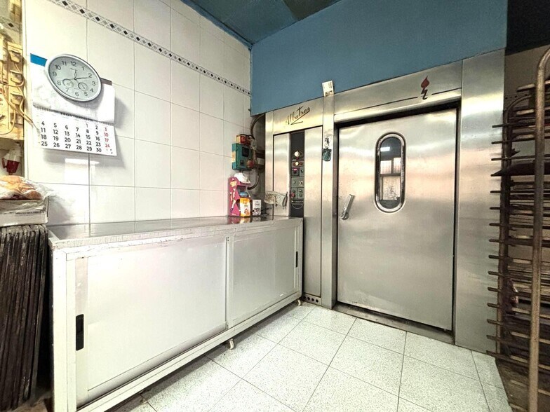 Retail in Gandia for sale - Building Photo - Image 1 of 31