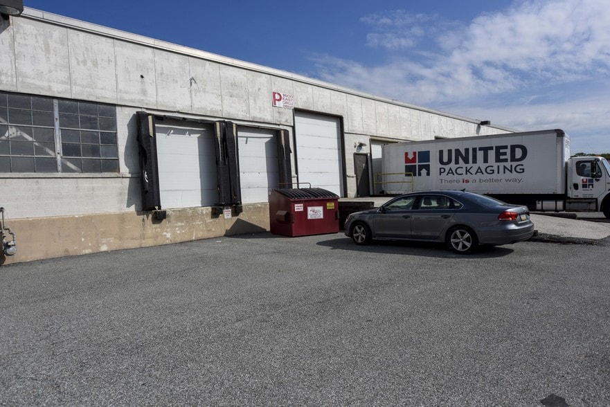 1670 East Circle Dr, Oaks, PA for lease - Primary Photo - Image 2 of 3