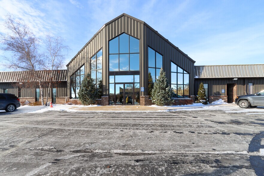Industrial in Delavan, WI for sale - Primary Photo - Image 1 of 1