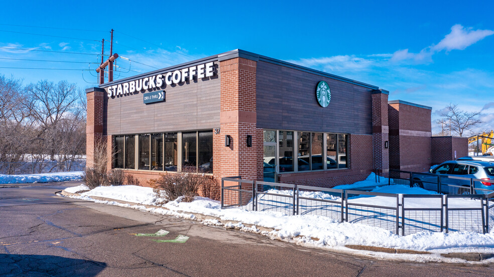 3704 Silver Lake Rd NE, Saint Anthony, MN 55421 - Starbucks | LoopNet