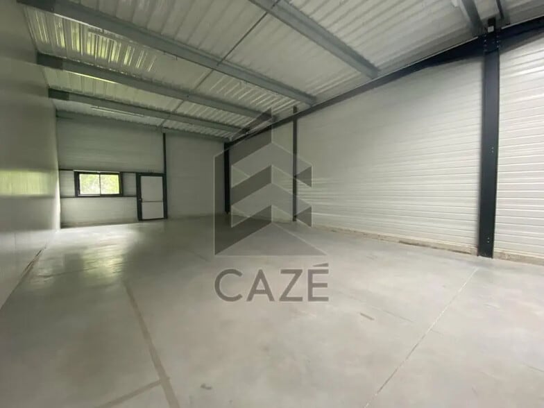 Flex in Saint-Aubin-de-Médoc for lease - Interior Photo - Image 2 of 6