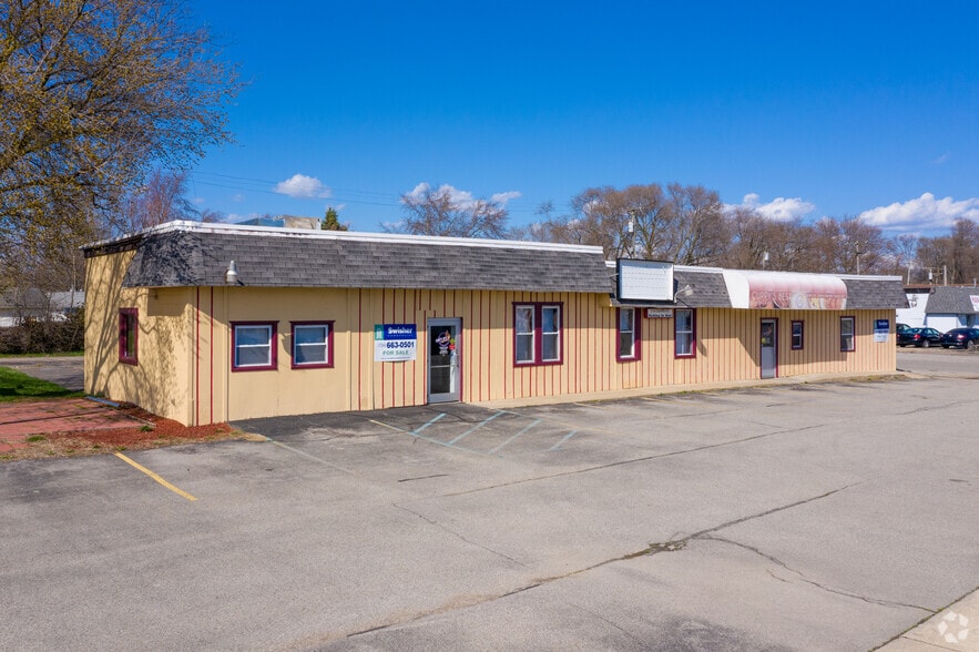 1449 Ecorse Rd, Ypsilanti, MI 48198