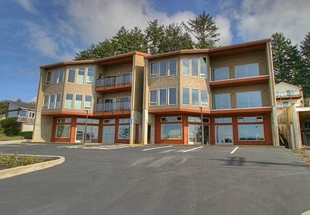 502-504 N US-101 Hwy, Yachats, OR for sale - Primary Photo - Image 1 of 11