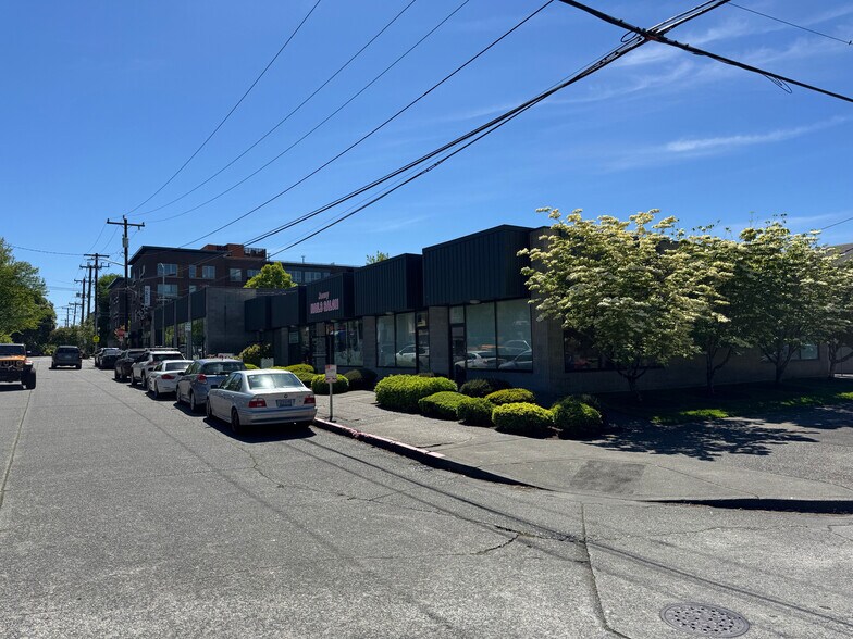 4501 Interlake Ave N, Seattle, WA for lease - Building Photo - Image 1 of 5