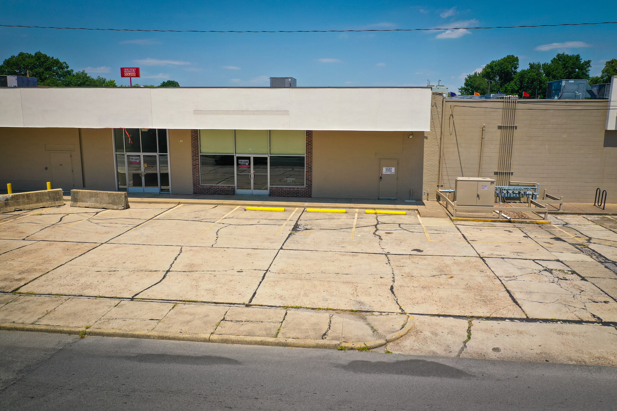 1 N Weinbach Ave, Evansville, IN for lease Building Photo- Image 1 of 9