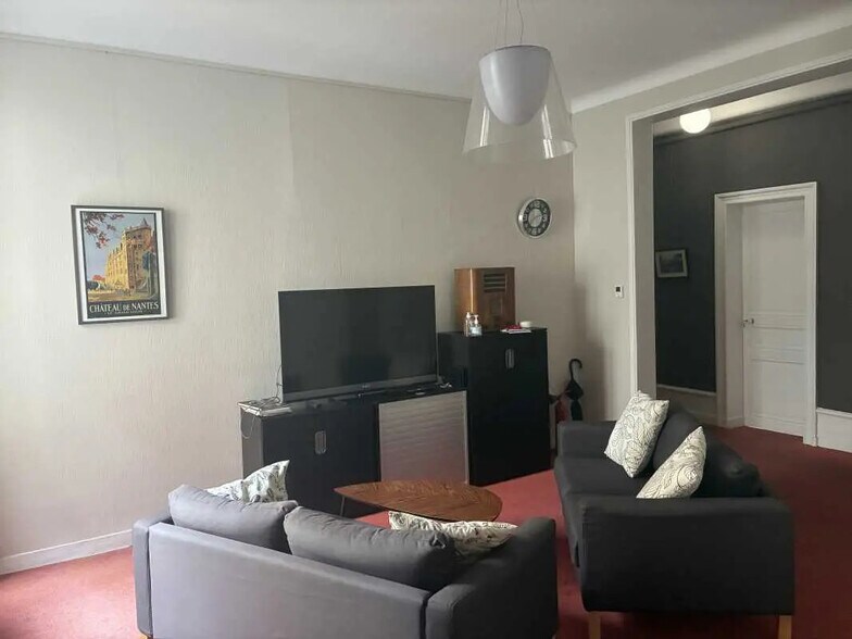 5 Rue Santeuil, Nantes for lease - Interior Photo - Image 3 of 12