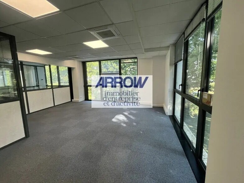 Office in Nantes for lease - Interior Photo - Image 2 of 5