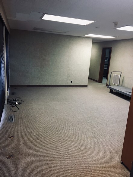 696 Antone St NW, Atlanta, GA for sale - Building Photo - Image 2 of 6