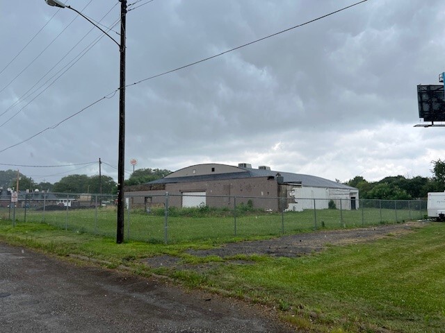 3908 Navarre Rd SW, Canton, OH for sale - Building Photo - Image 1 of 5