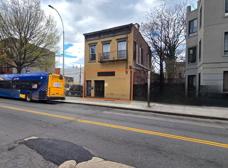 26 Malcolm X Blvd, Brooklyn, NY for lease - Building Photo - Image 1 of 1