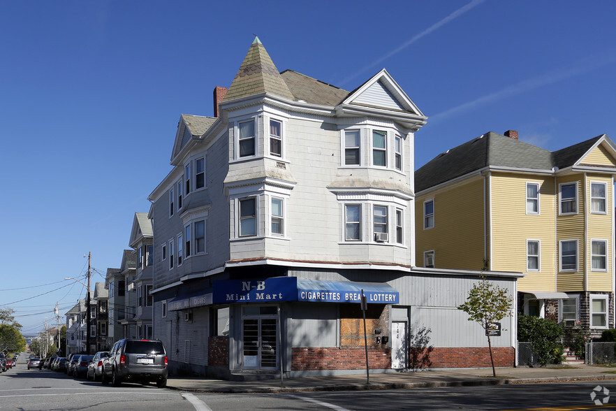 744-748 Brock Ave, New Bedford, MA for sale - Primary Photo - Image 1 of 1