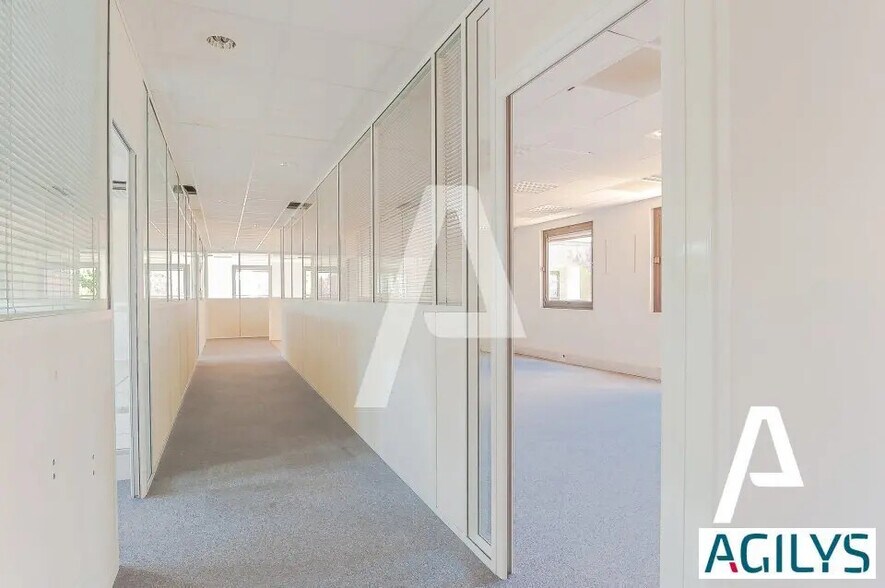 Flex in  for lease - Building Photo - Image 3 of 7