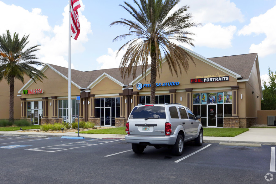 930-938 W Lumsden Rd, Brandon, FL for lease - Building Photo - Image 2 of 4