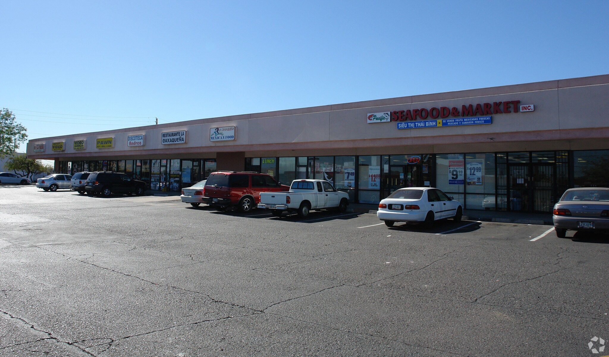 10430 N 19th Ave, Phoenix, AZ 85021 Milsam Plaza