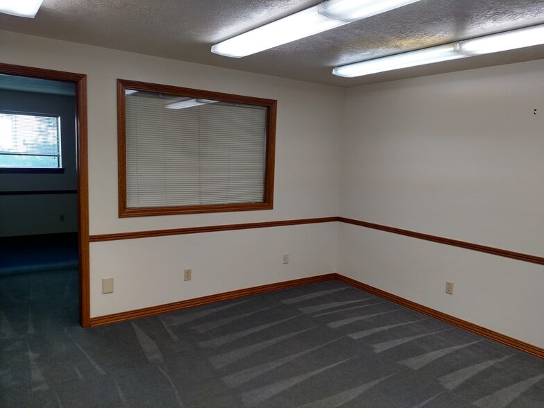 871-885 S Orem Blvd, Orem, UT for lease - Building Photo - Image 3 of 4