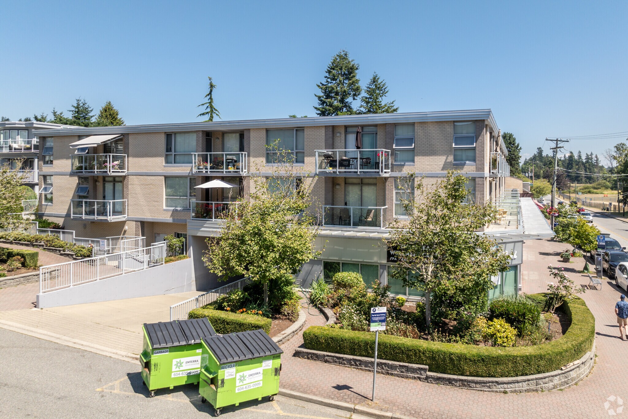 15777 Marine Dr, White Rock, BC for lease Building Photo- Image 1 of 4