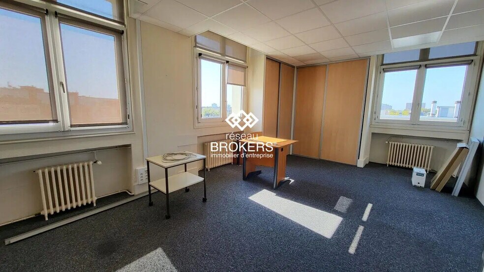 Office in Le Havre for lease - Interior Photo - Image 2 of 4