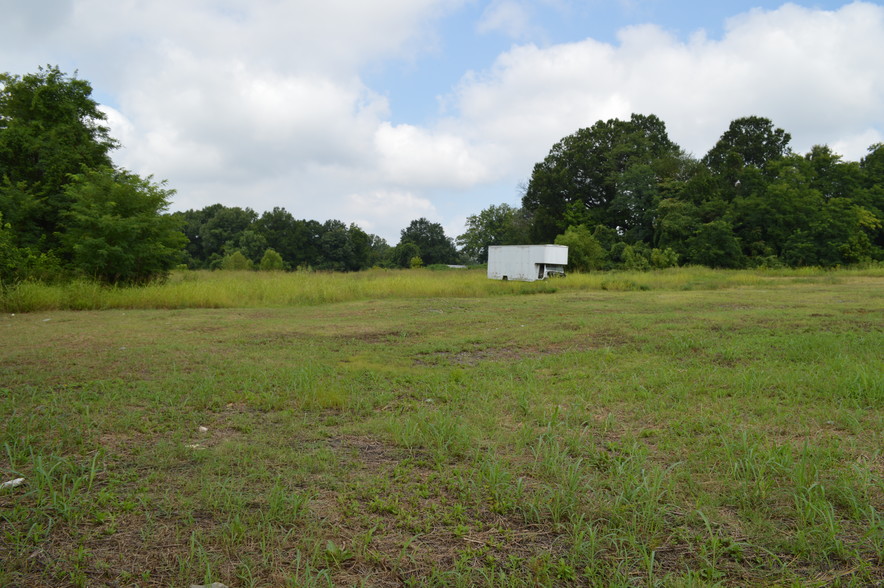 2565 Elvis Presley Blvd, Memphis, TN for sale - Building Photo - Image 3 of 4