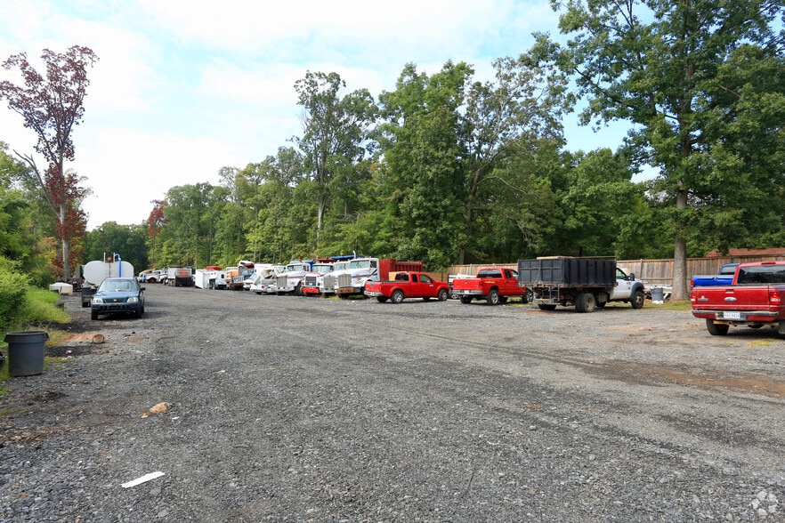 24269 Gum Spring Rd, Sterling, VA 20166