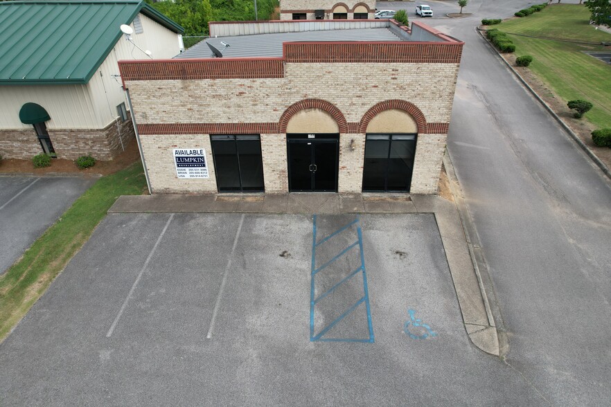 100 Yeager Pky, Pelham, AL for lease - Building Photo - Image 2 of 3