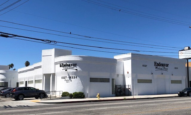 8327-8333 Reseda Blvd, Northridge, CA for lease - Building Photo - Image 2 of 18