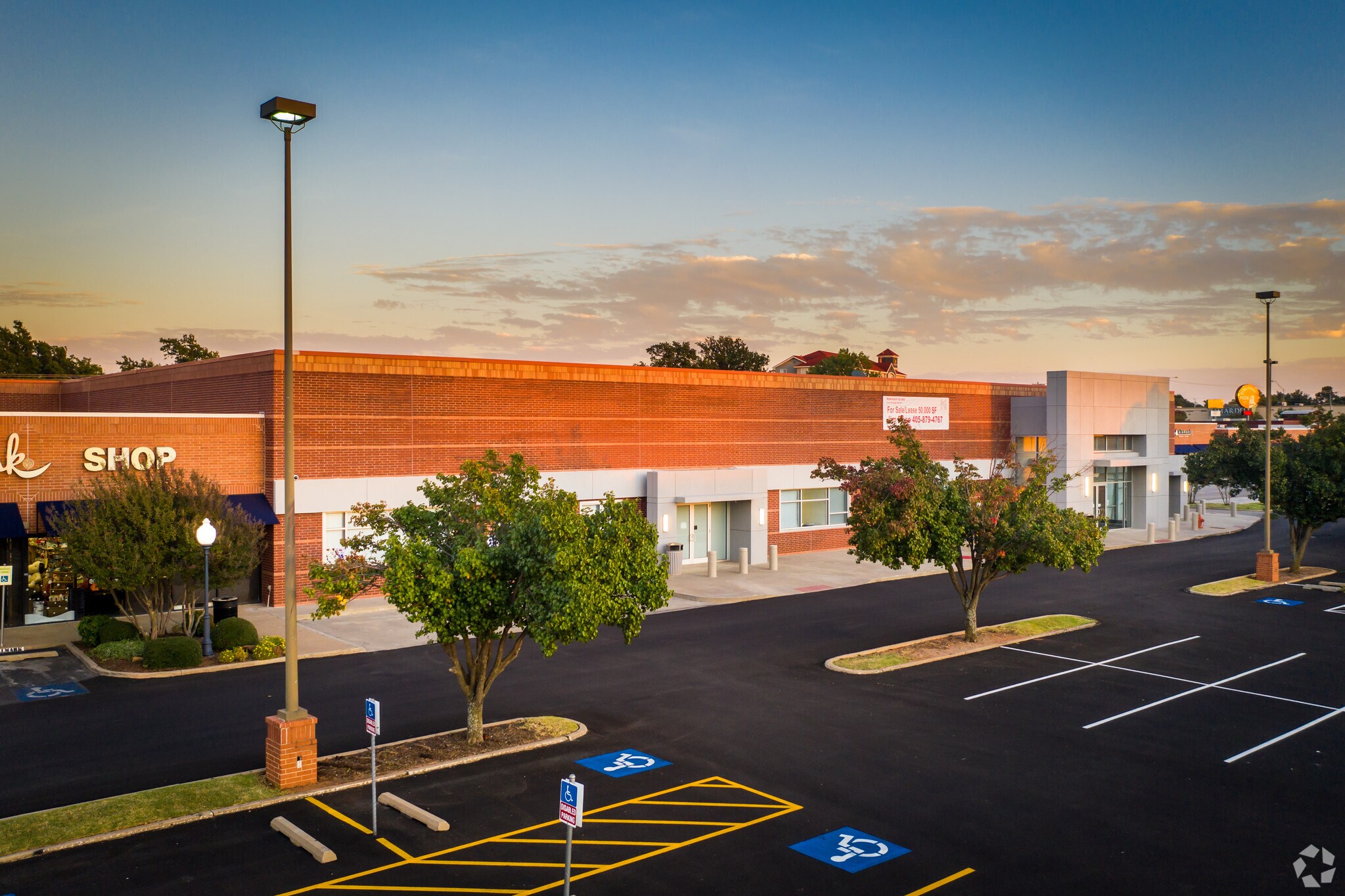 5537 NW Expressway, Warr Acres, OK for sale Building Photo- Image 1 of 1