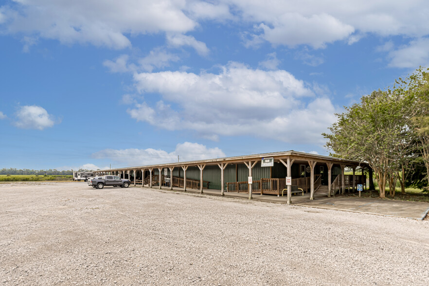 5896 Parlange Ln, Livonia, LA for sale - Primary Photo - Image 1 of 1