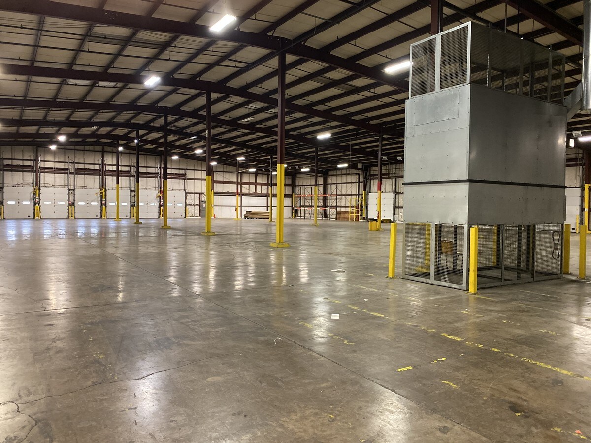 32 Stauffer Industrial Park, Taylor, PA 18517