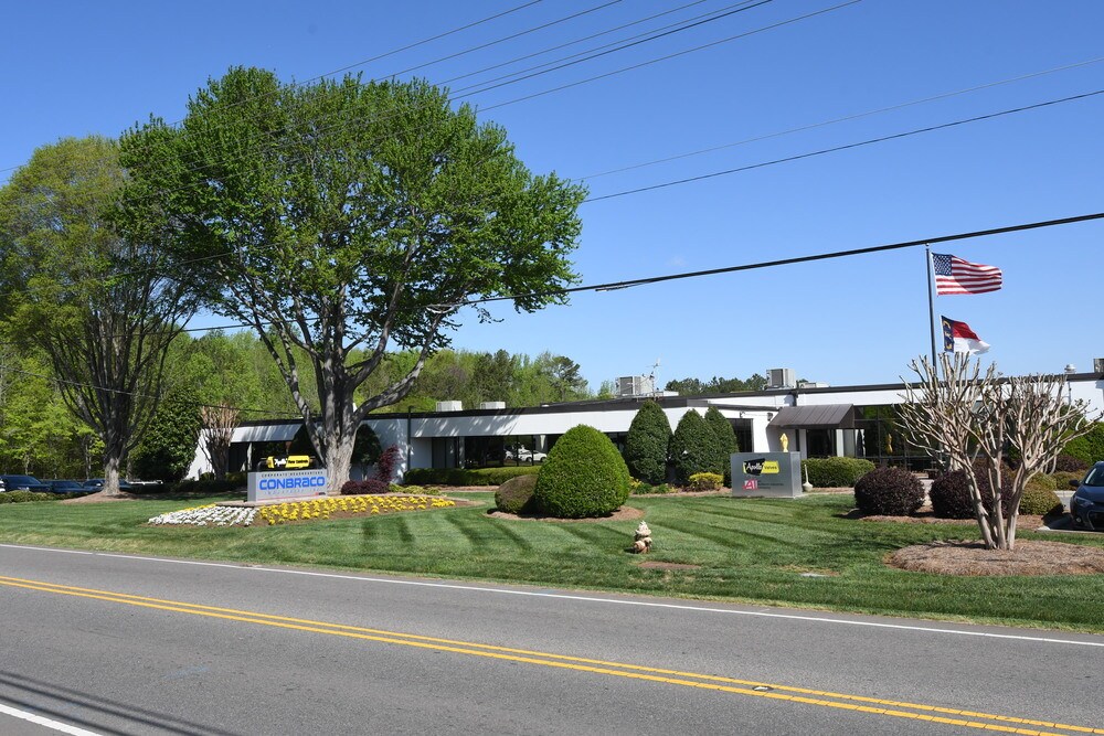 701 Matthews Mint Hill Rd, Matthews, NC 28105