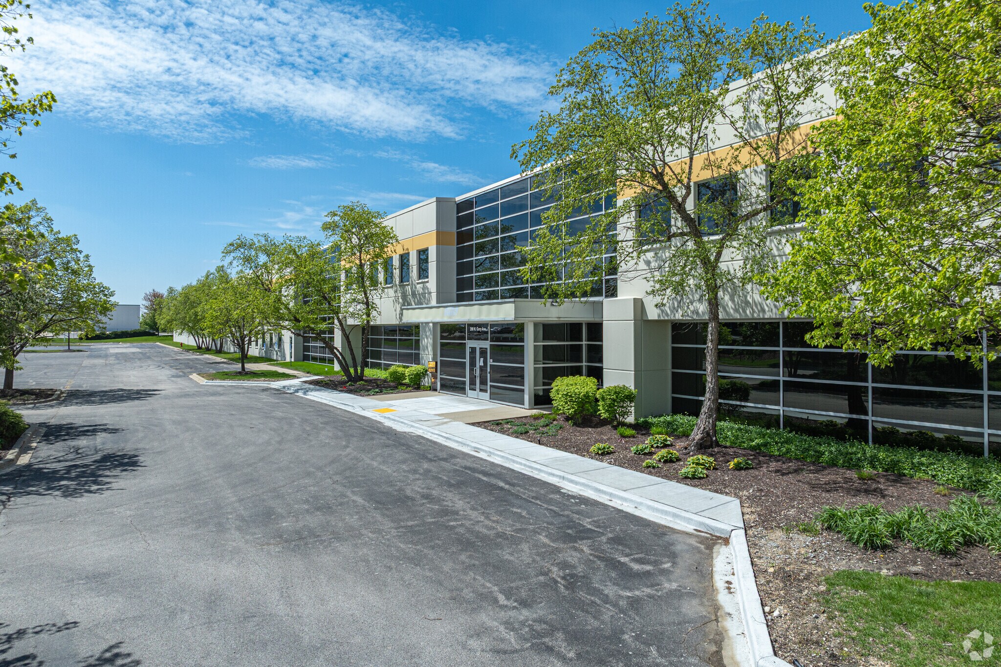 200 N Gary Ave, Roselle, IL for lease Primary Photo- Image 1 of 7