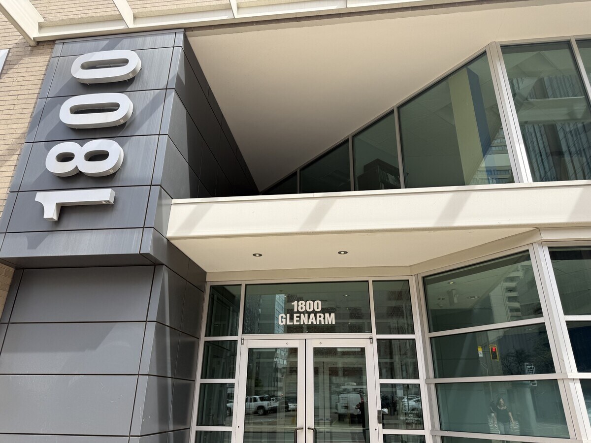 1800 Glenarm Pl, Denver, CO 80202 - Unit 100 - - Interior Photo - Image 1 of 6