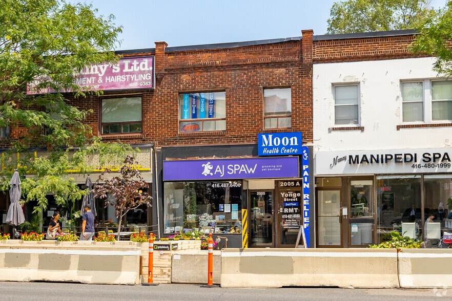 2005 Yonge St, Toronto, ON for sale - Primary Photo - Image 1 of 1