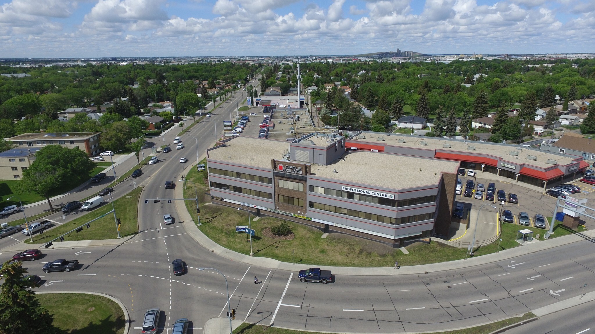 11808 St. Albert Trail NW, Edmonton, AB T5L 4G4 Circle Square