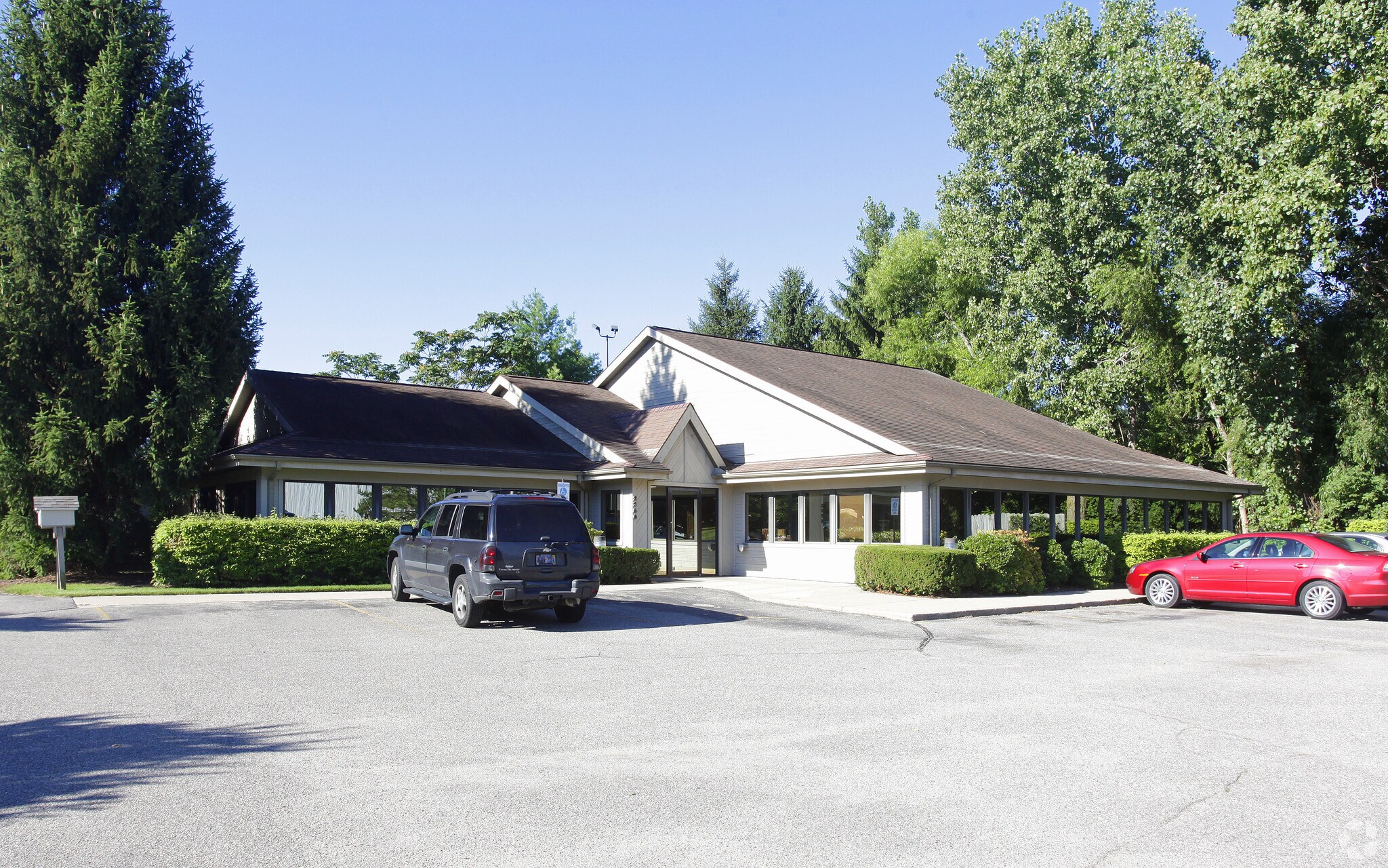 2350 32nd St SE, Grand Rapids, MI for sale Primary Photo- Image 1 of 1