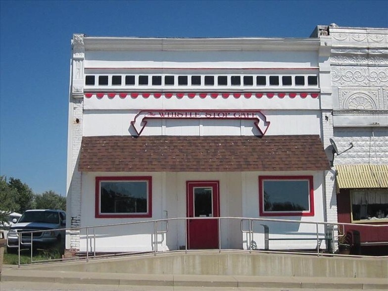 215 N Macon St, Bevier, MO 63532