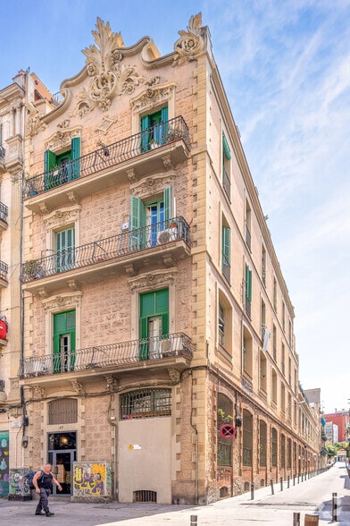 Multifamily in Barcelona, Barcelona for sale - Primary Photo - Image 1 of 2
