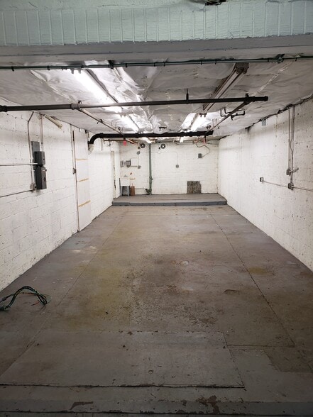 5 E 12th St, Paterson, NJ for lease - Interior Photo - Image 2 of 6