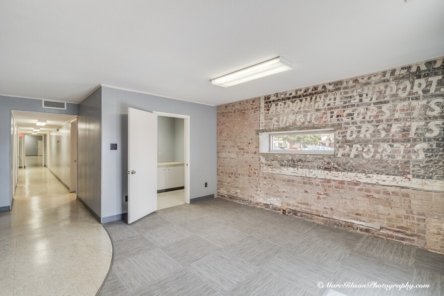 512-514 Crockett St, Shreveport, LA for lease - Interior Photo - Image 1 of 9