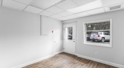 146 S Country Rd, Bellport Village, NY for lease Interior Photo- Image 1 of 2