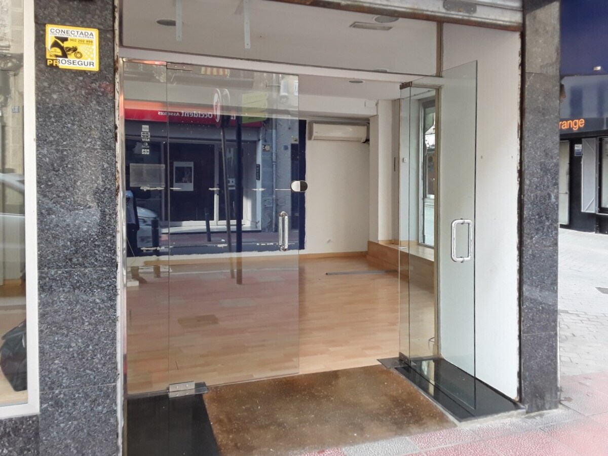 Retail in Sant Celoni, Barcelona for lease Interior Photo- Image 1 of 5
