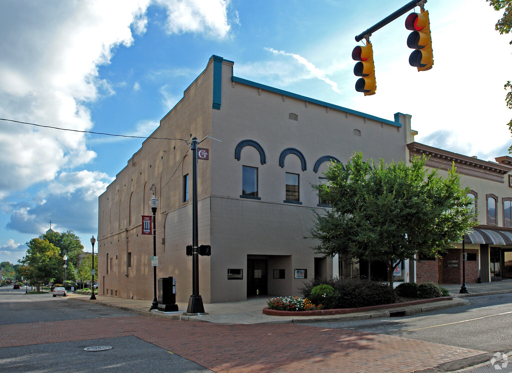 201-207 W Main St, Gastonia, NC for sale Primary Photo- Image 1 of 1