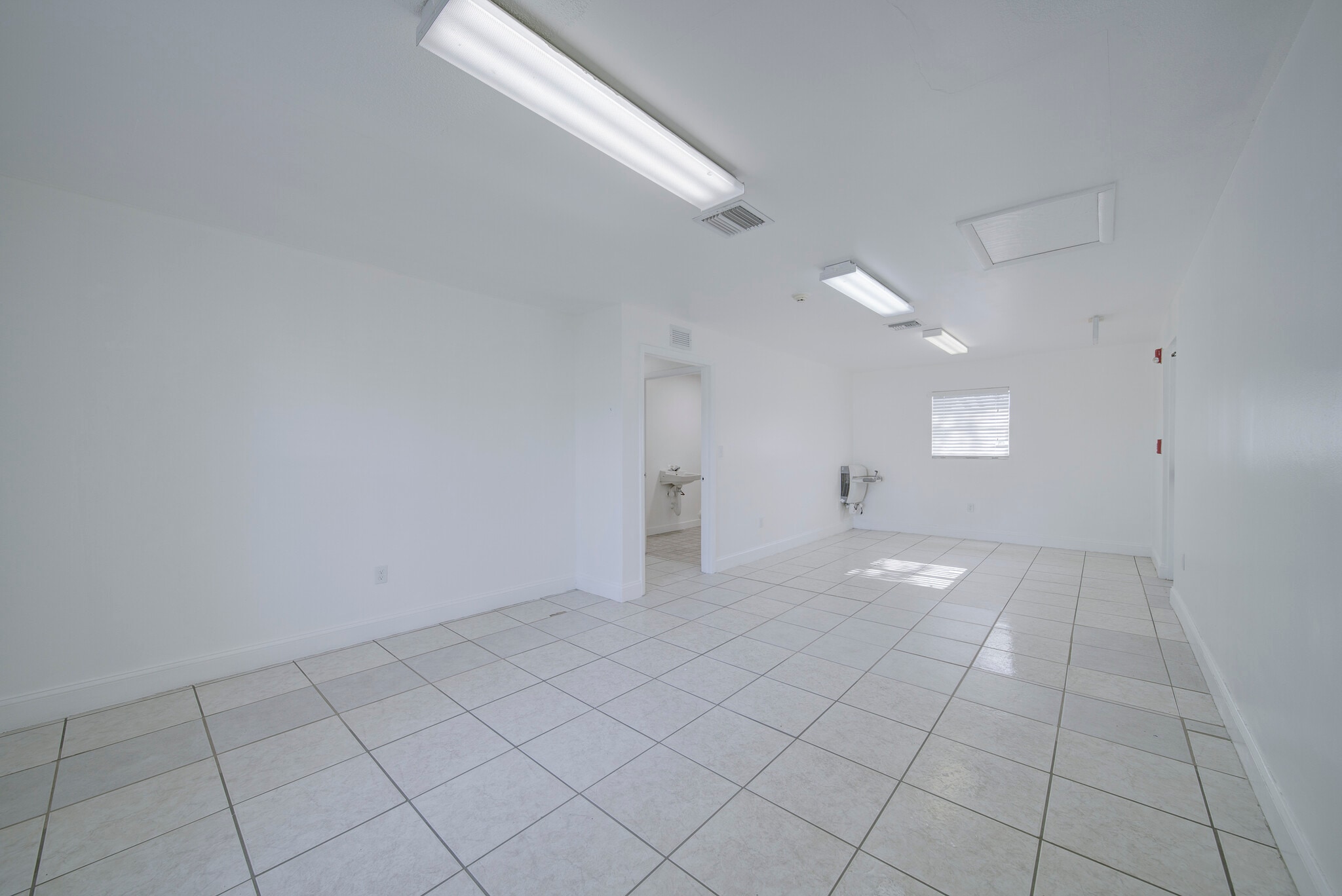 16905 SW 100th Ave, Miami, FL for sale Building Photo- Image 1 of 1
