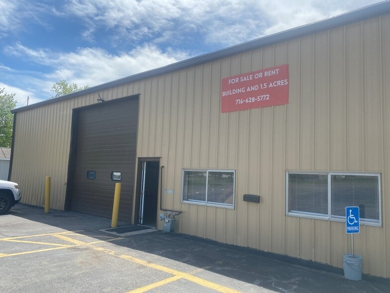 108 Heath St, Lockport, NY for sale - Building Photo - Image 2 of 17